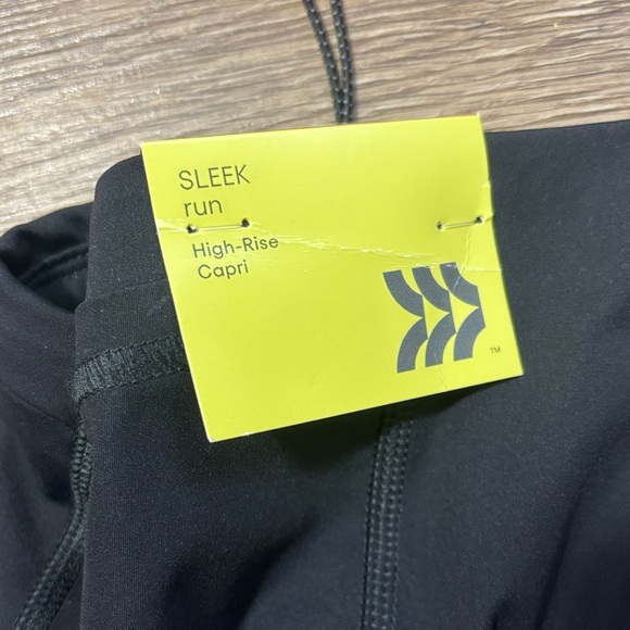 NWT All in Motion Black Leggings - Picture 2 of 7